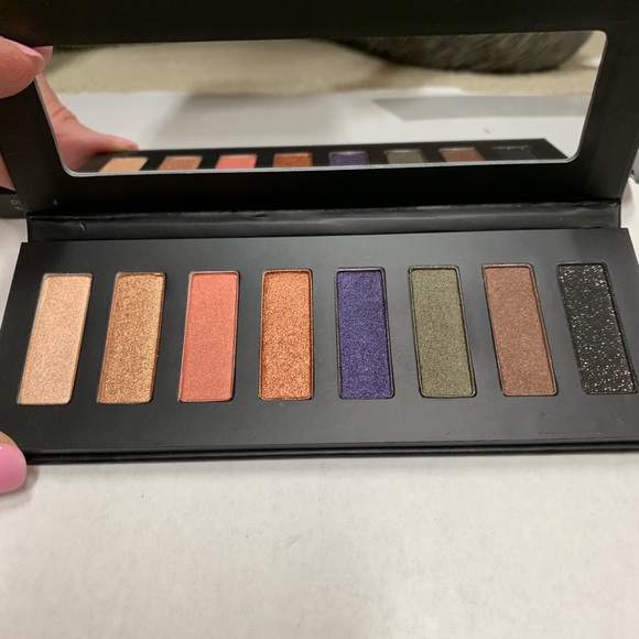 NIB eyeshadow - Picture 2 of 5